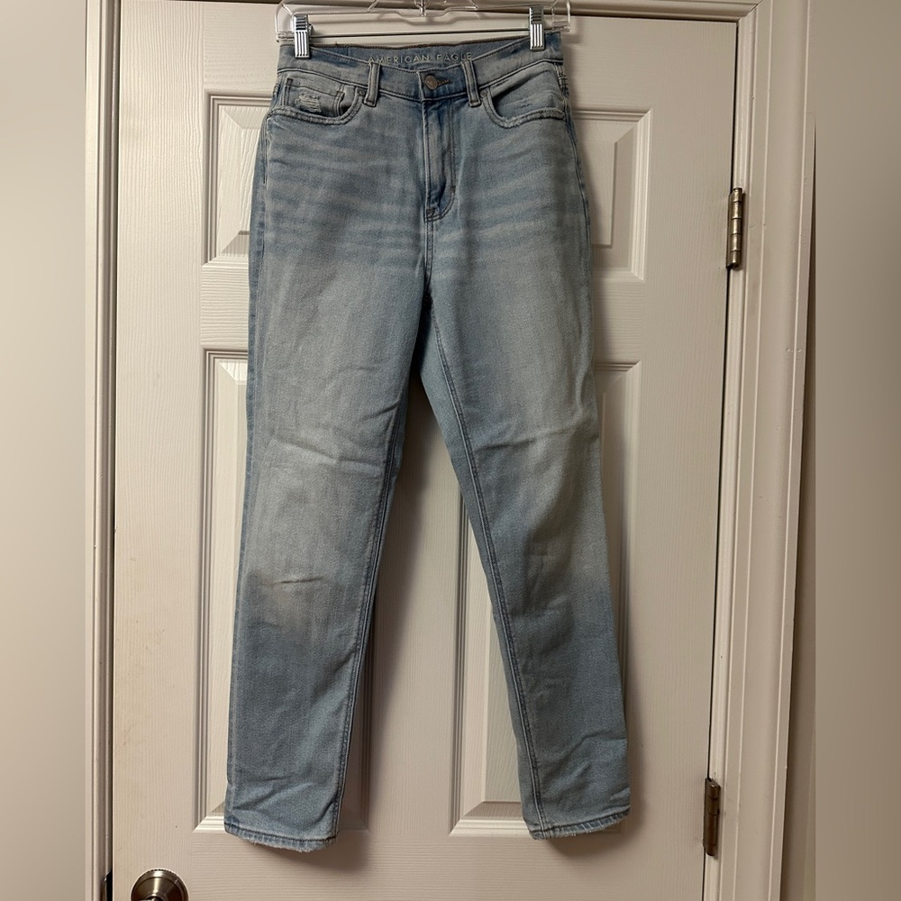 American Eagle Acid Wash Mom Jeans Sz 2R.